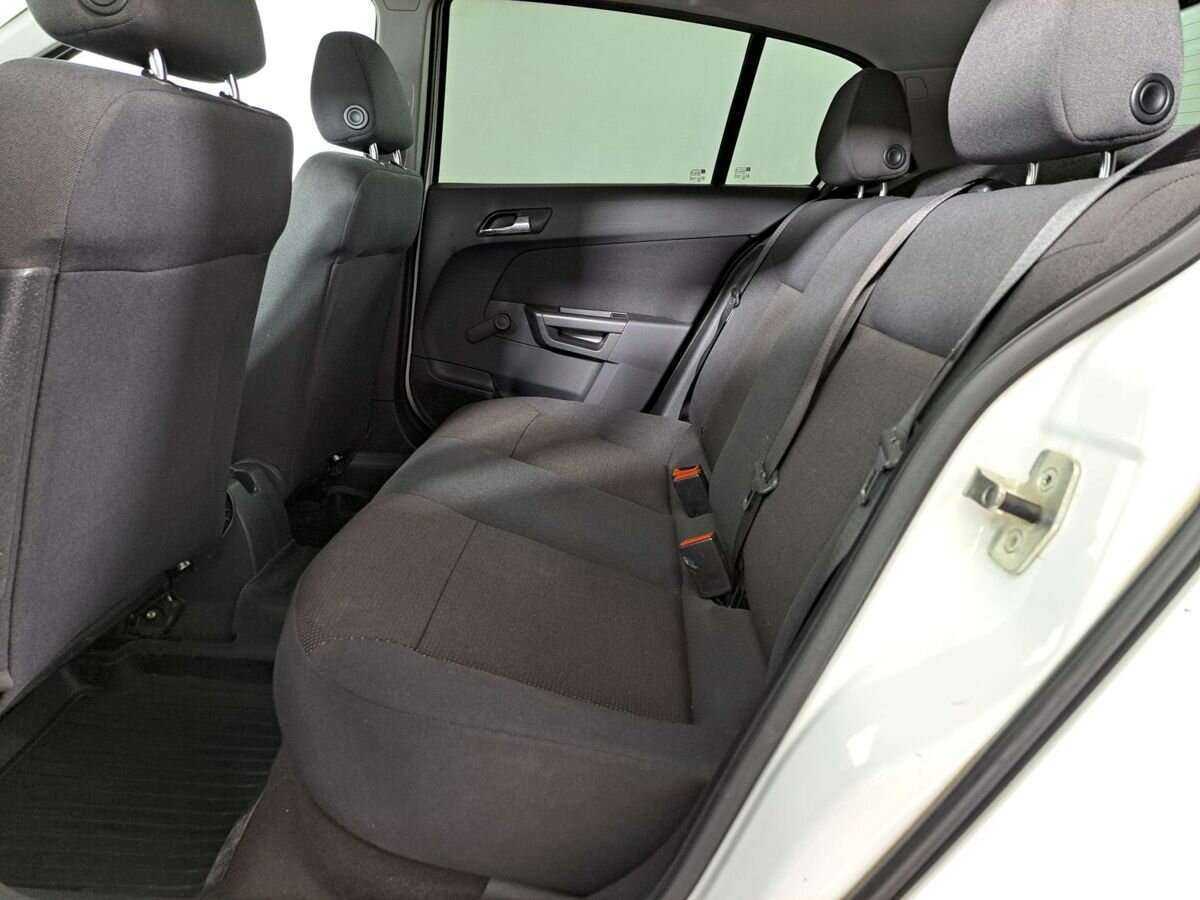 Купить Опель Астра, 2012, 210 557 км.. Фото: #9