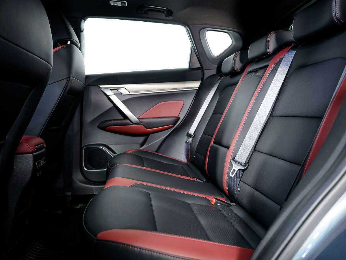 Купить Джили Кулрэй, 2021, 27 618 км.. Фото: #12