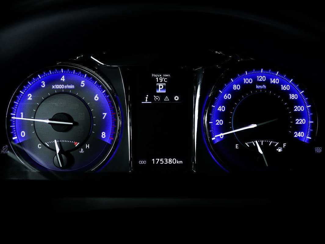 Купить Тойота Камри, 2015, 175 380 км.. Фото: #9