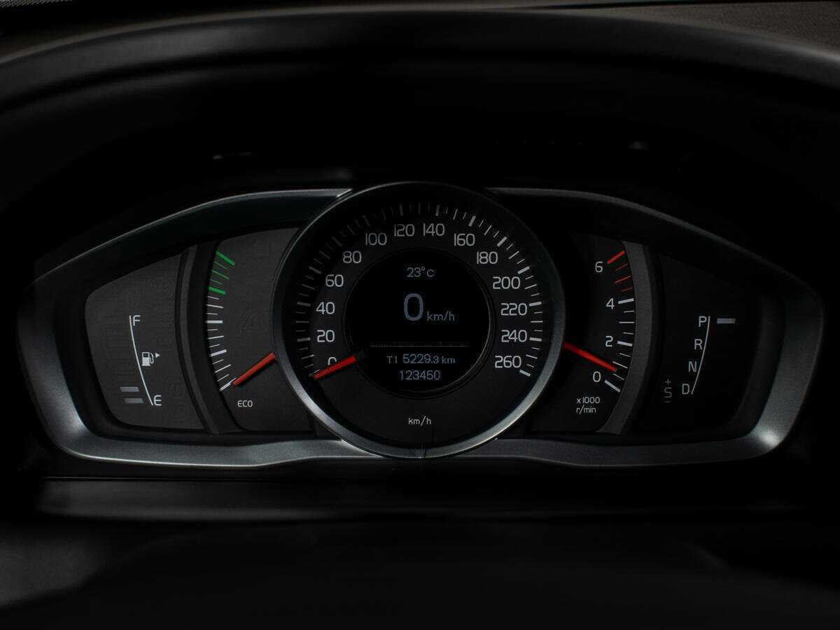 Купить Вольво ИксЦ60, 2014, 123 043 км.. Фото: #9