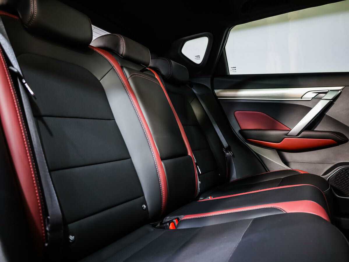 Купить Джили Кулрэй, 2021, 77 188 км.. Фото: #11