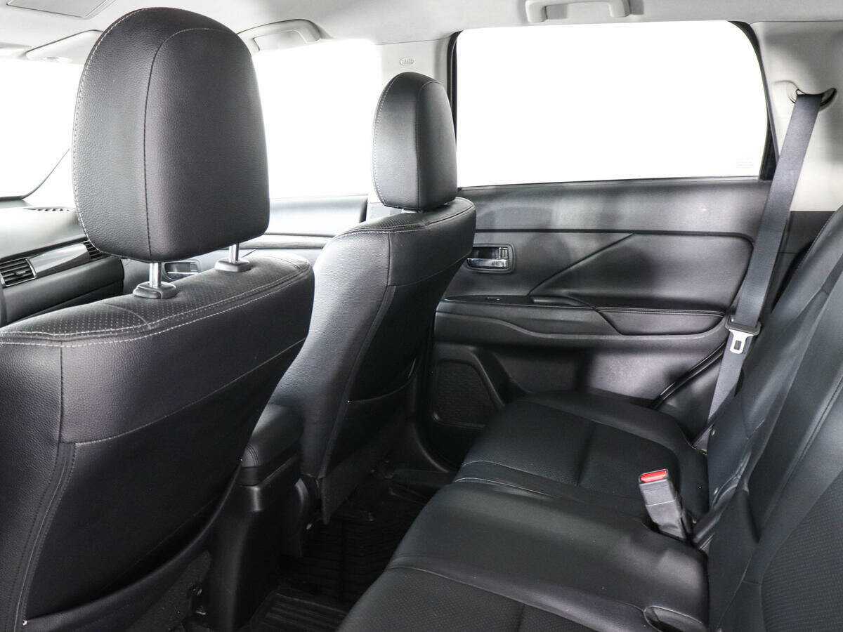 Купить Митсубиши Оутлэндер, 2016, 165 173 км.. Фото: #11