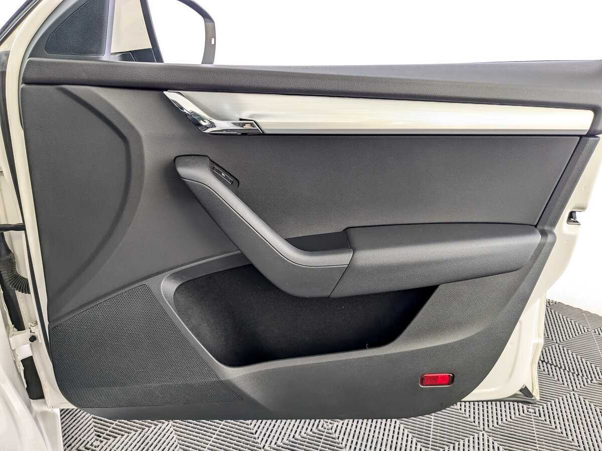 Купить Шкода Октавия, 2017, 140 527 км.. Фото: #19