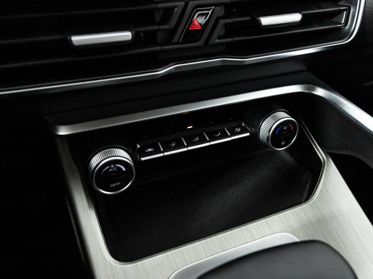 Купить Джили Кулрэй, 2022, 50 249 км.. Фото: #17