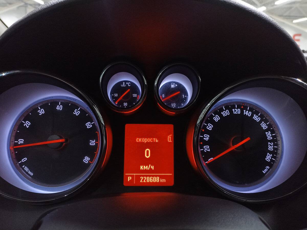 Купить Опель Астра, 2012, 220 001 км.. Фото: #12