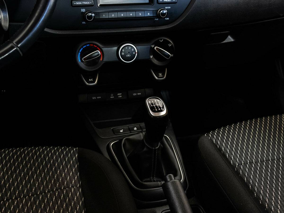 Купить Киа Рио, 2017, 146 263 км.. Фото: #9