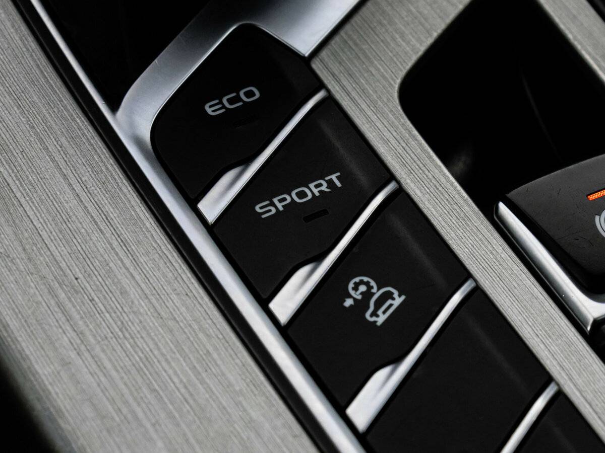 Купить Джили Кулрэй, 2022, 81 868 км.. Фото: #13