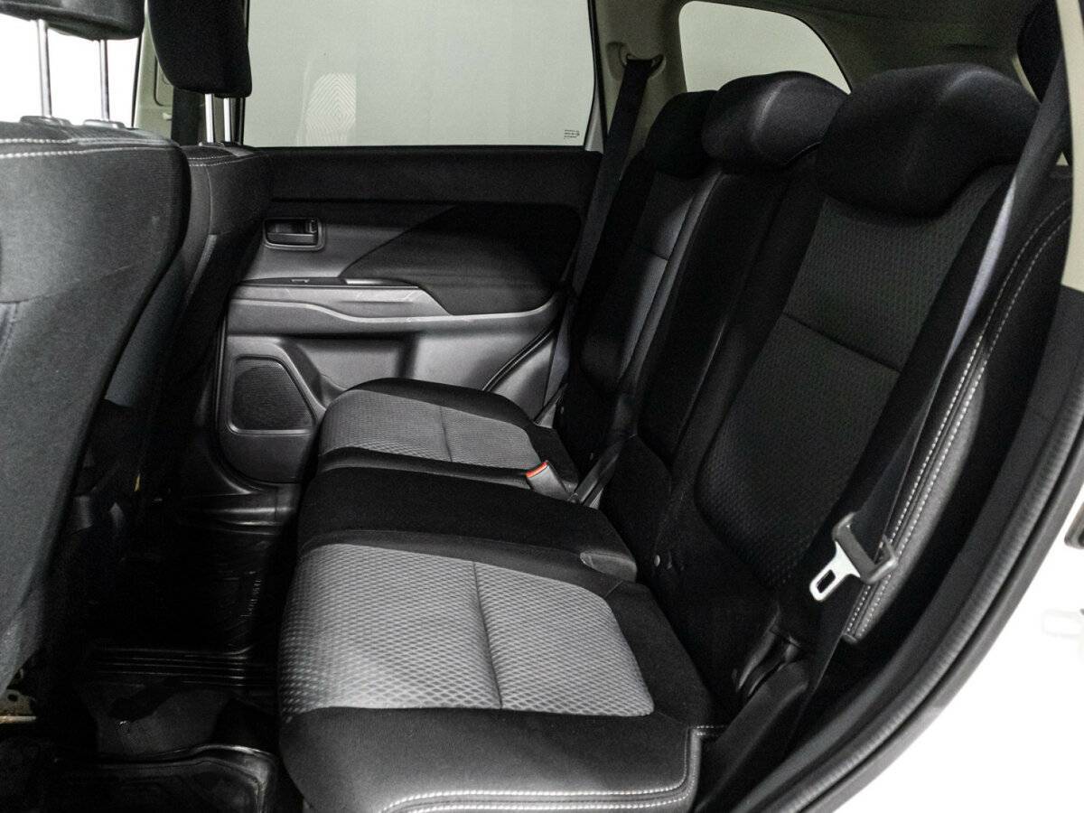 Купить Митсубиши Оутлэндер, 2016, 111 508 км.. Фото: #9